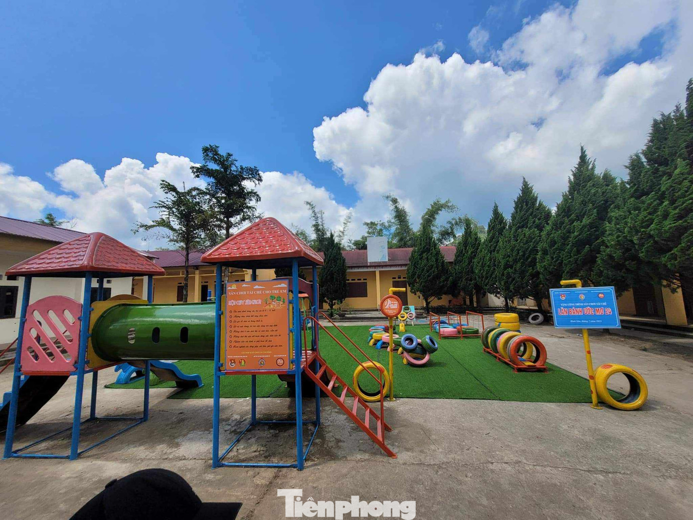 Khuôn viên sân chơi tại xã vùng ba huyện Bình Gia, Lạng Sơn