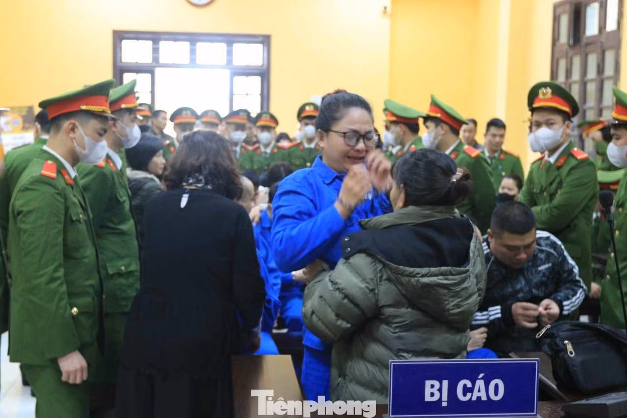 Nỗi ân hận muộn màng. Nỗi ân hận muộn màng.