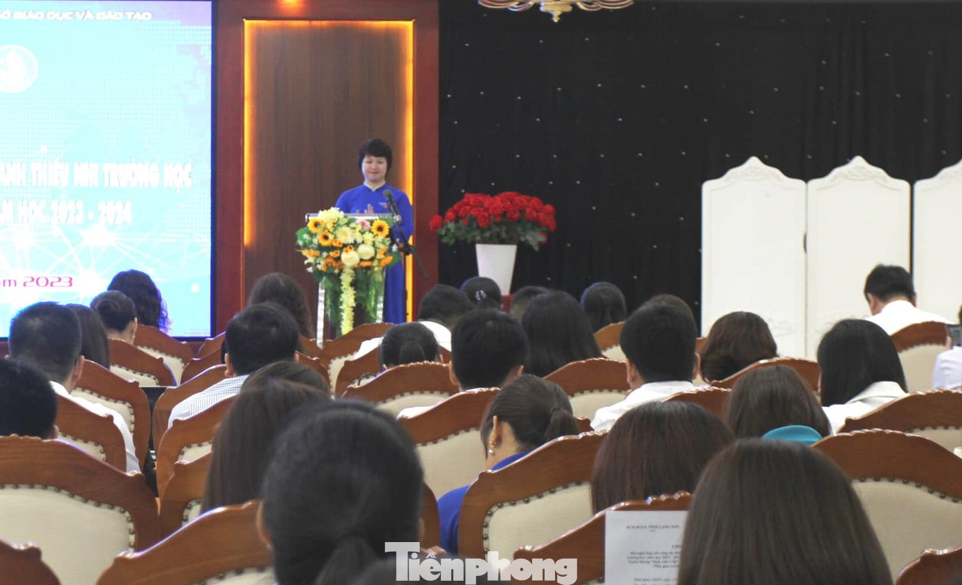 Chị Lê Thùy Dung - Phó Bí thư Tỉnh Đoàn- Chủ tịch Hội đồng Đội tỉnh làm Chủ nhiệm Câu lạc bộ tư vấn, hỗ trợ trẻ em tỉnh Lạng Sơn giai đoạn 2023-2027. Ảnh: Duy Chiến