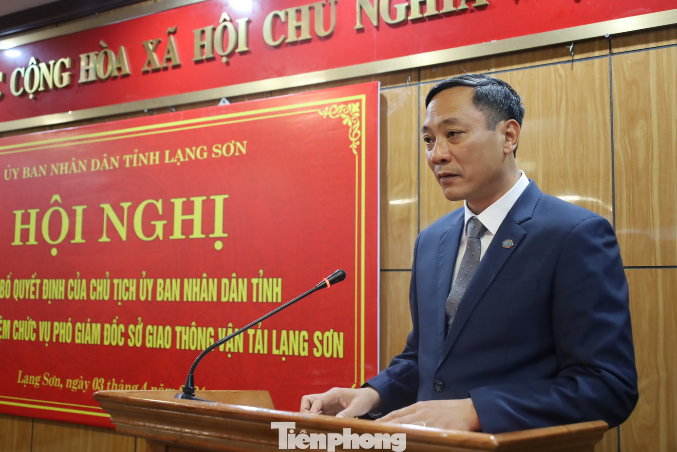 Tân Phó Giám đốc Sở GTVT Lạng Sơn Hoàng Viết Đông phát biểu nhận nhiệm vụ. Ảnh: Duy Chiến Tân Phó Giám đốc Sở GTVT Lạng Sơn Hoàng Viết Đông phát biểu nhận nhiệm vụ. Ảnh: Duy Chiến