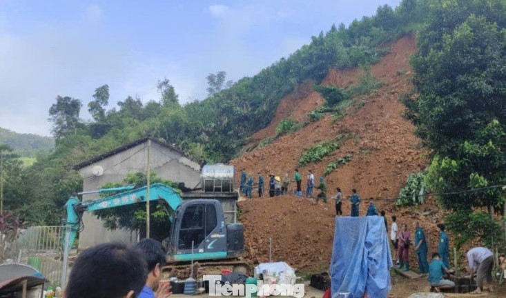 Hiện trường gia đình ông Nông Văn Định ở xã Đoàn Kết, huyện Tràng Định bị sạt lở.