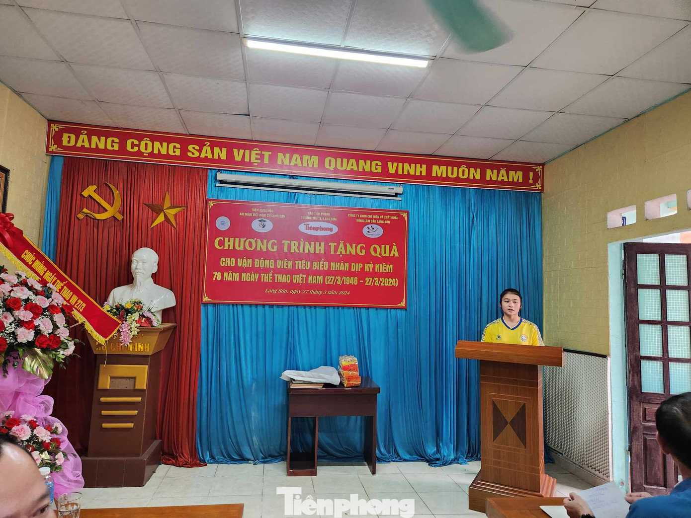 Em Nông Thị Thu Phương, thay mặt các VĐV hứa sẽ nỗ lực để giành nhiều thành tích to lớn hơn nữa. Ảnh: Duy Chiến Em Nông Thị Thu Phương, thay mặt các VĐV hứa sẽ nỗ lực để giành nhiều thành tích to lớn hơn nữa. Ảnh: Duy Chiến