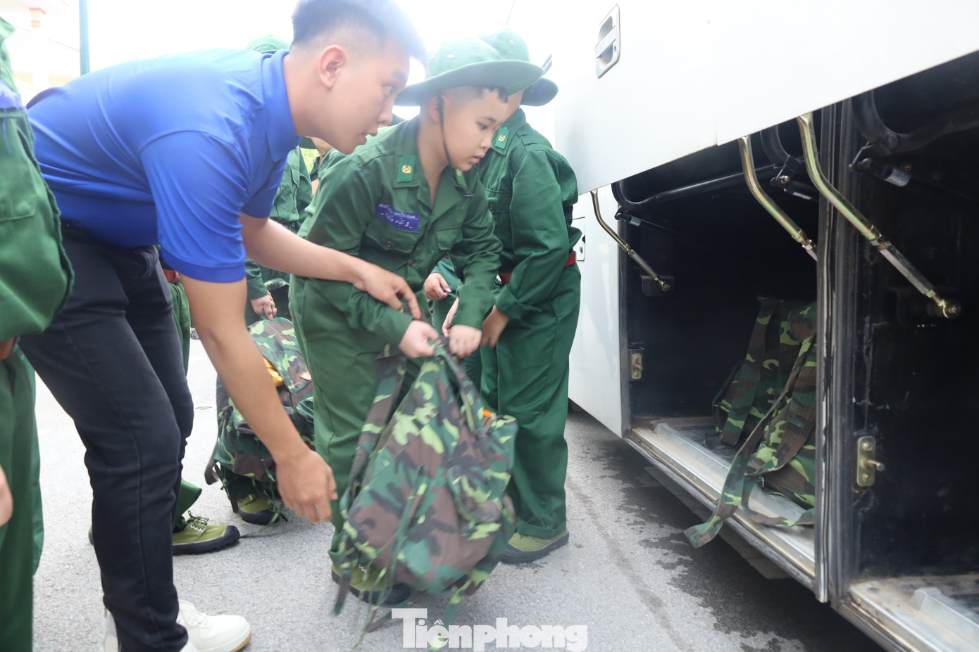 Tự thực hiện những công việc đầu tiên trong thời gian làm chiến sỹ.