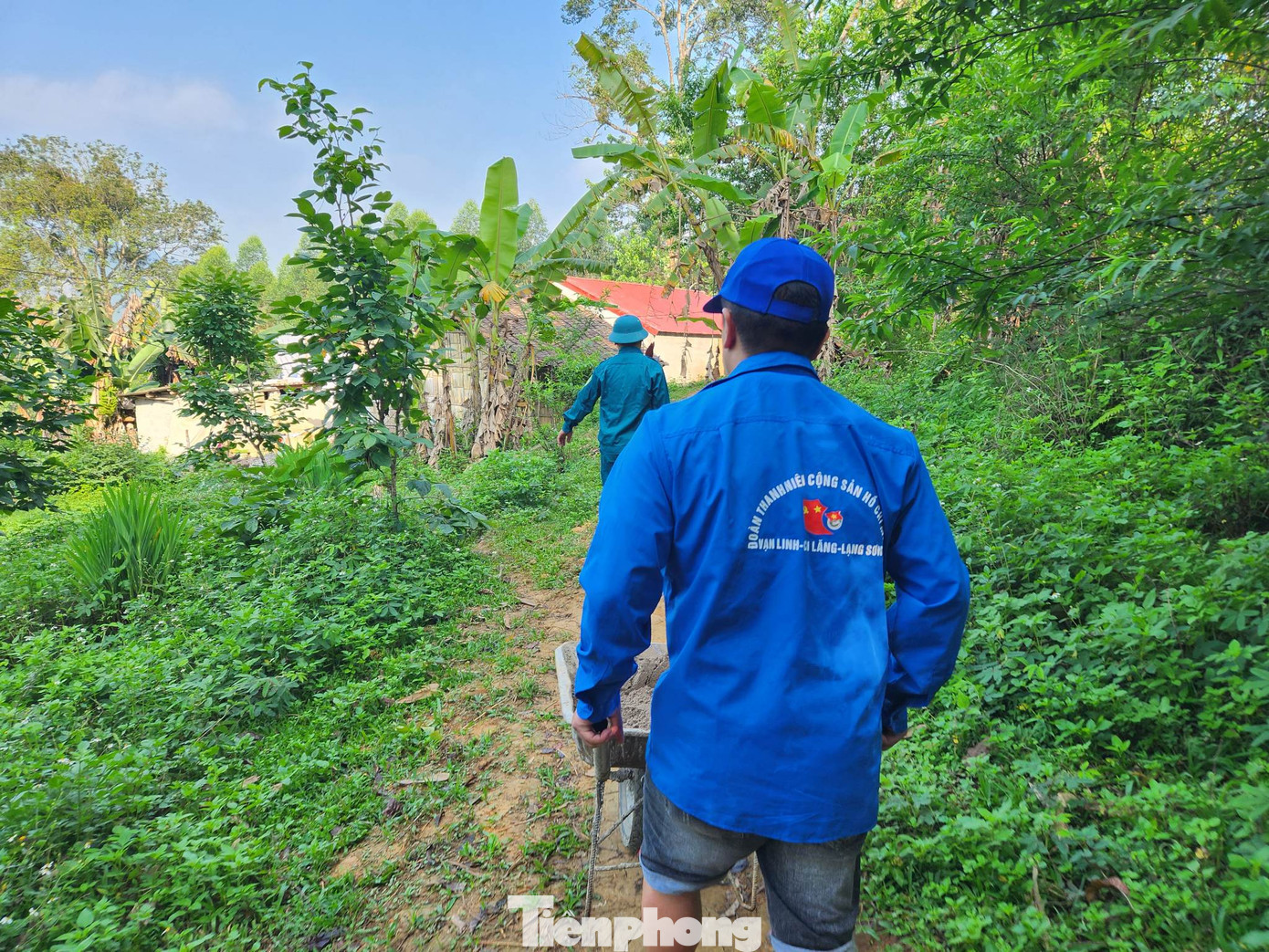 Cụm thi đua số 5 tuổi trẻ Chi Lăng xung kích trên con đường tình nguyện. Ảnh: Duy Chiến