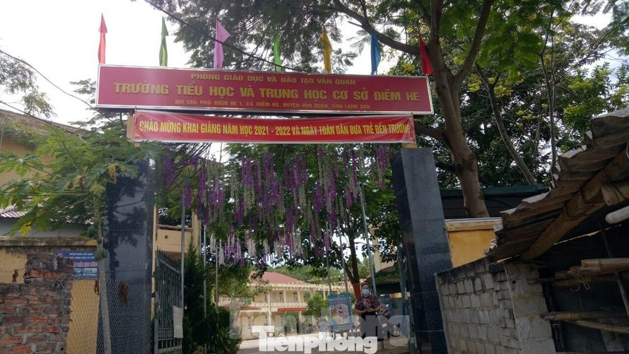 Các đơn vị chức năng đã vào cuộc và làm việc với nhà trường Tiểu học- THCS Điềm He. Ảnh: Duy Chiến Các đơn vị chức năng đã vào cuộc và làm việc với nhà trường Tiểu học- THCS Điềm He. Ảnh: Duy Chiến