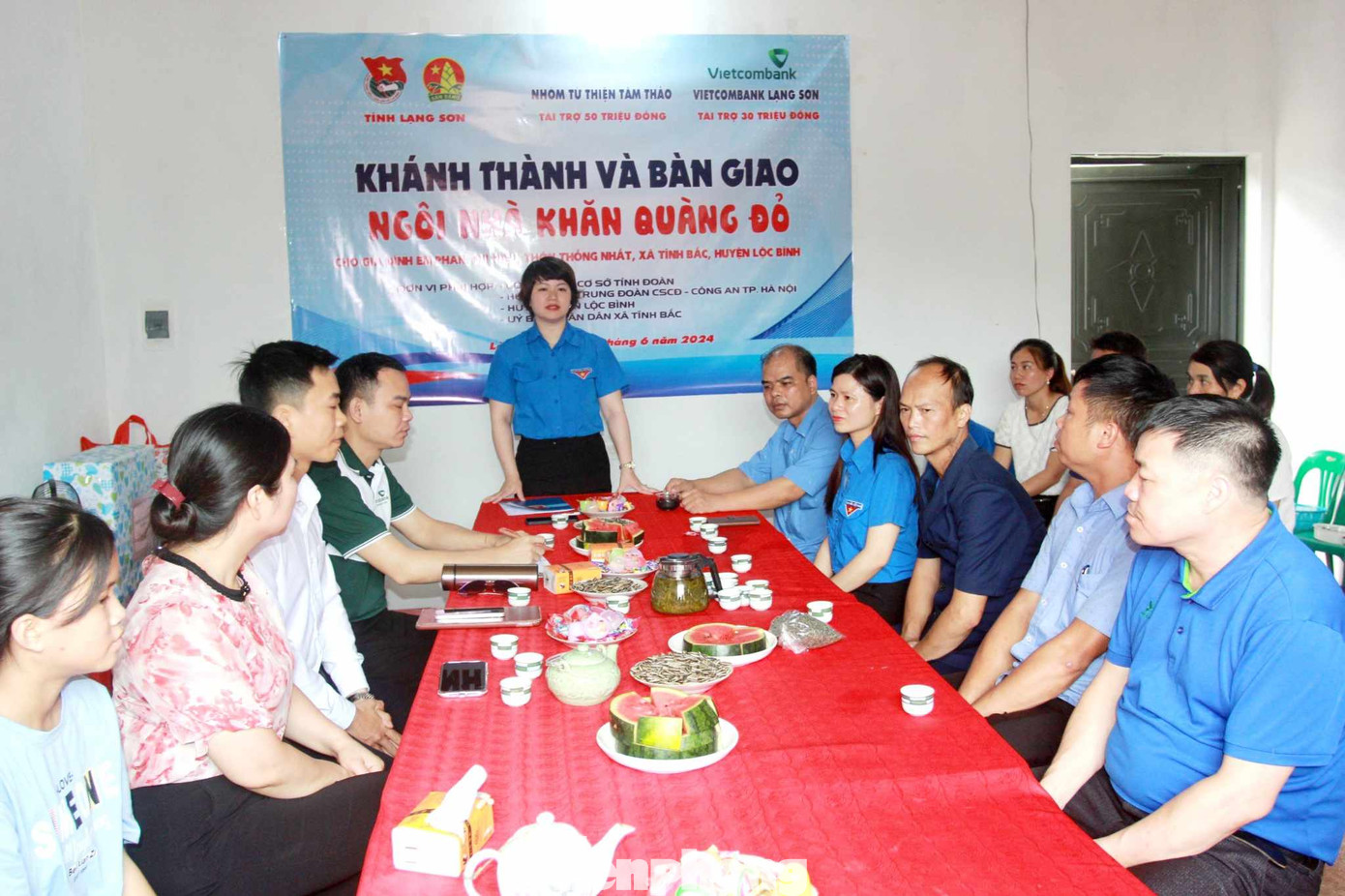 Chị Lê Thùy Dung - Phó Bí thư Tỉnh Đoàn- Chủ tịch Hội đồng Đội tỉnh Lạng Sơn (giữa) phát biểu tại chương trình. Ảnh: Duy Chiến