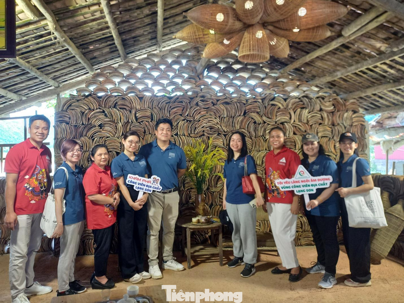 Một số điểm di tích văn hóa nằm trong Công viên địa chất Lạng Sơn. Một số điểm di tích văn hóa nằm trong Công viên địa chất Lạng Sơn.