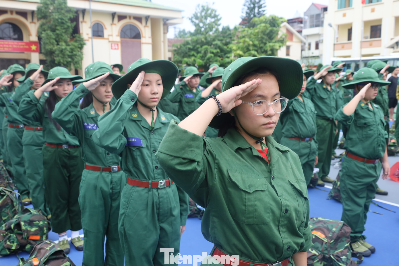 Nhiều nữ chiến sỹ nhí xứ Lạng tham gia trải nghiệm Biên phòng. Ảnh: Duy Chiến