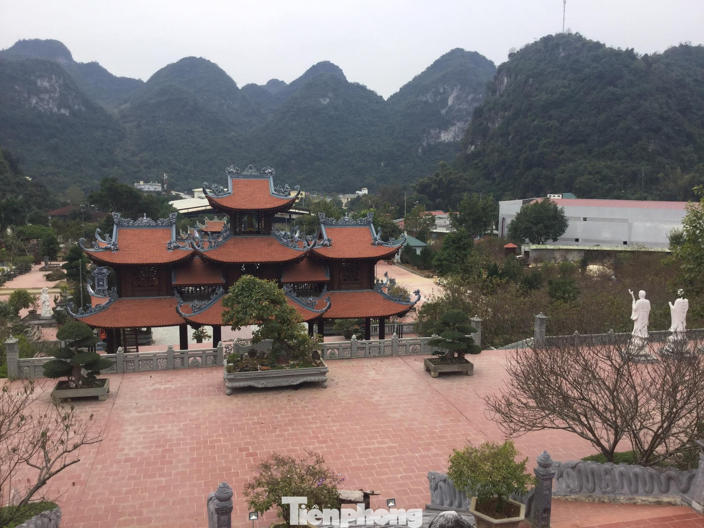 Chùa Tân Thanh vừa là nơi sinh hoạt tôn giáo, vừa là "cột mốc" giữ chủ quyền biên giới - Ảnh: Duy Chiến Chùa Tân Thanh vừa là nơi sinh hoạt tôn giáo, vừa là "cột mốc" giữ chủ quyền biên giới - Ảnh: Duy Chiến