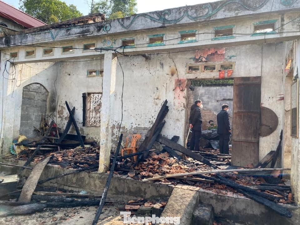 Vụ cháy đã thiêu rụi căn nhà khoảng 60 m2 cùng đồ đạc, tài sản trong nhà -Ảnh: TL Vụ cháy đã thiêu rụi căn nhà khoảng 60 m2 cùng đồ đạc, tài sản trong nhà -Ảnh: TL