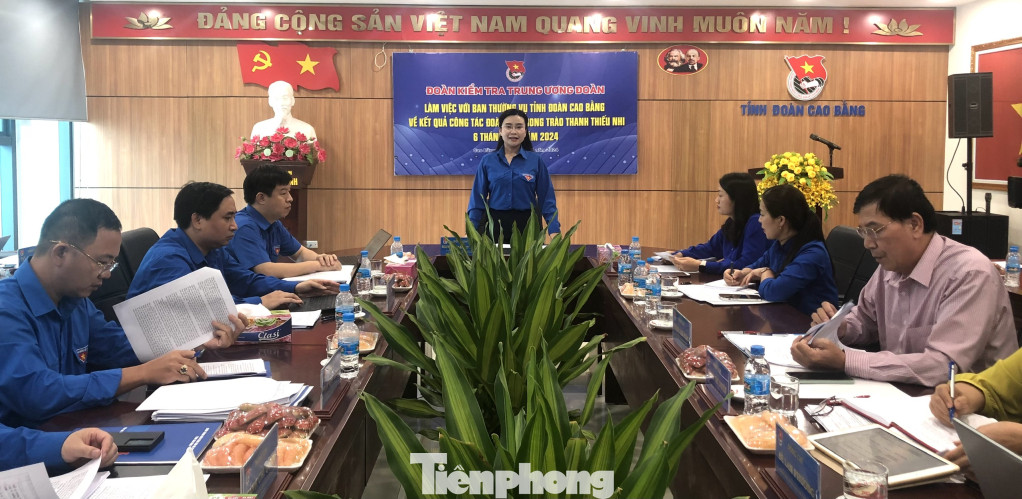 Bí thư Trung ương Đoàn Nguyễn Phạm Duy Trang (giữa) chủ trì cuộc làm việc. Bí thư Trung ương Đoàn Nguyễn Phạm Duy Trang (giữa) chủ trì cuộc làm việc.