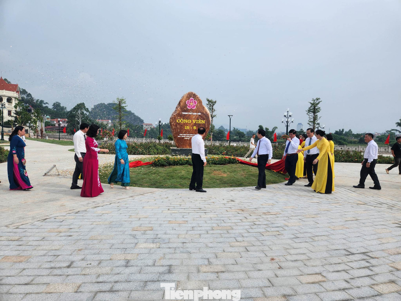 Công viên 15-6 hoàn thành nhanh chóng chưa đến 2 tháng thi công xây dựng, được coi là công trình &quot;thần tốc&quot; ở xứ Lạng. Ảnh: Duy Chiến