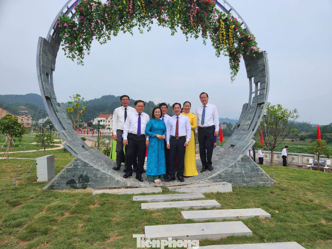 Nhiều hạng mục tươi trẻ, bắt mắt thu hút người dân đến vui chơi. Ảnh: Duy Chiến