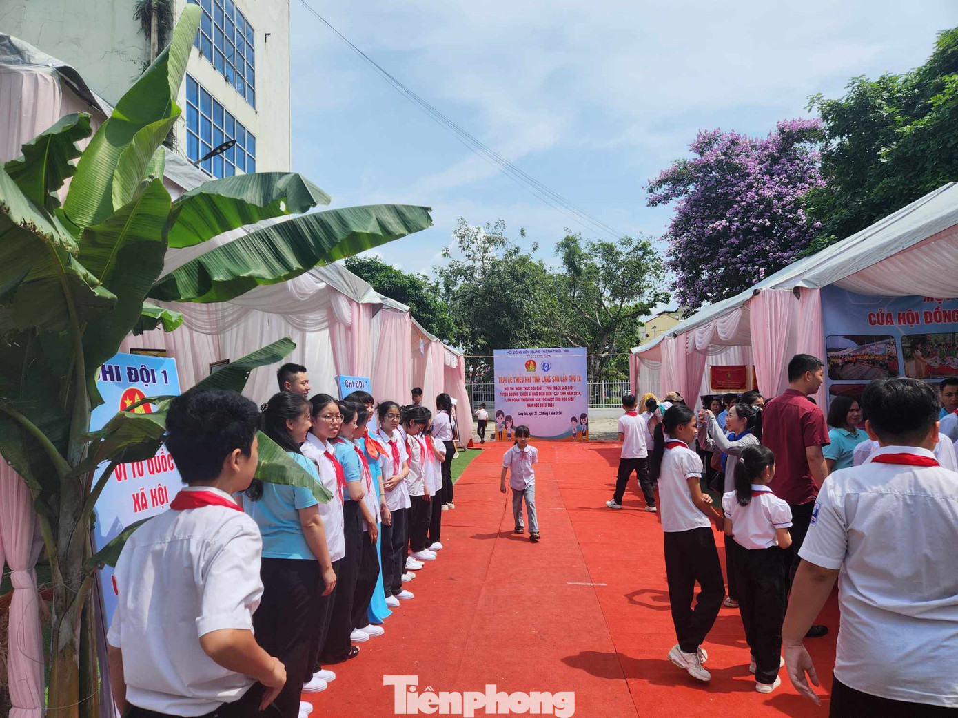 Ấn tượng với các gian trưng bày ở Hội trại. Ảnh: Duy Chiến