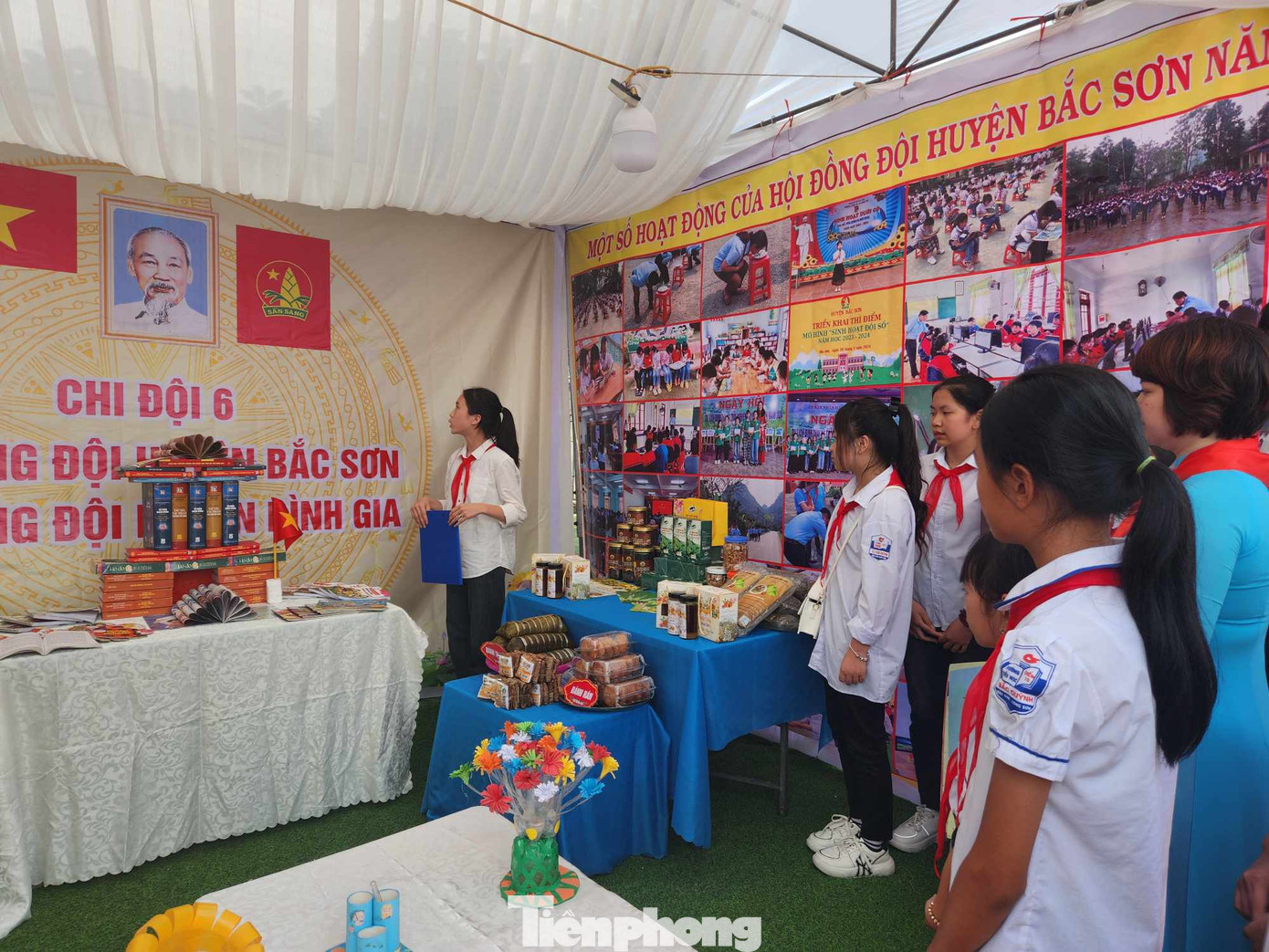 Thi thuyết trình giới thiệu về Đội và quê hương.