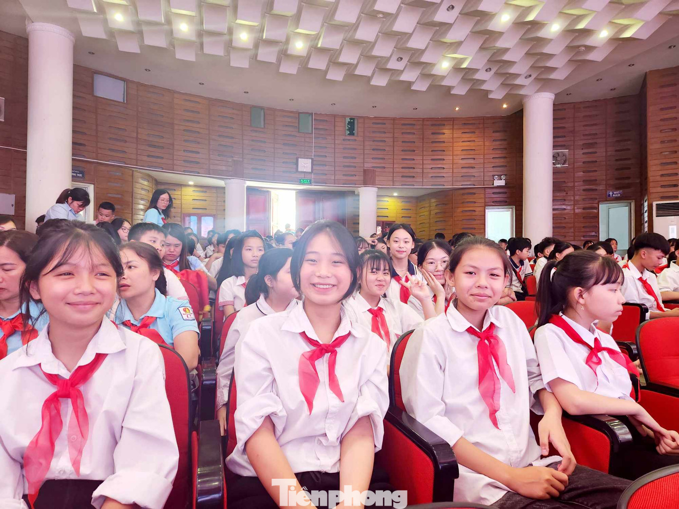 Các Đội viên xuất sắc ở xứ Lạng hân hoan tham dự Hội trại. Ảnh: Duy Chiến