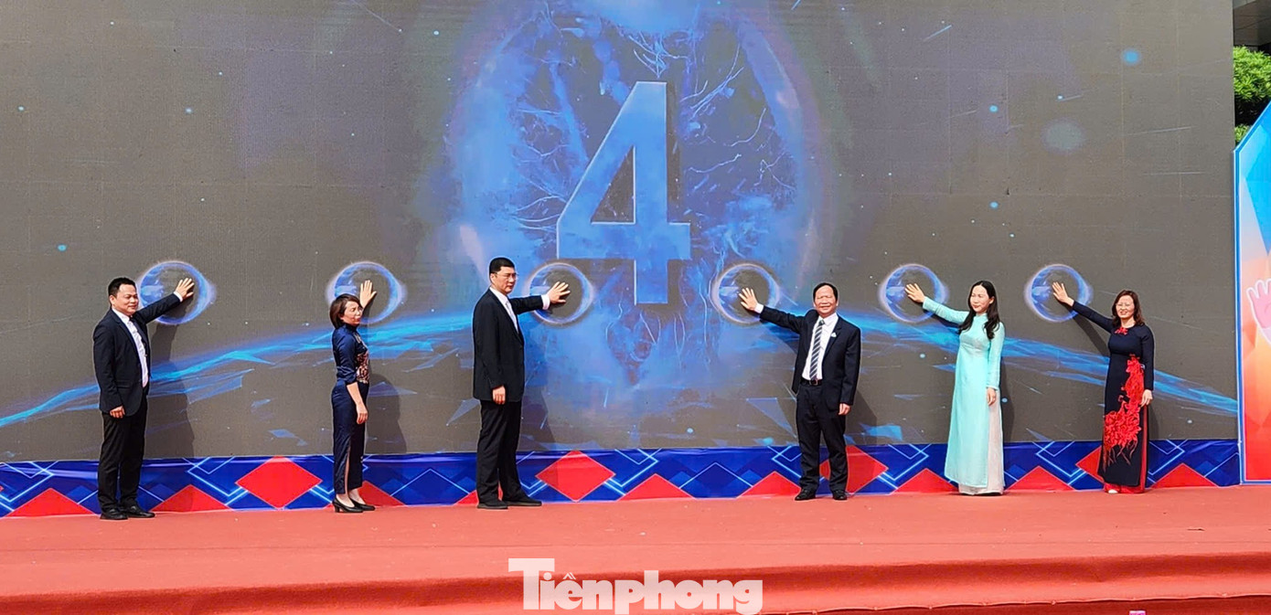 Sự kiện được tổ chức với sự tham dự của đại biểu hai bên biên giới, các doanh nghiệp du lịch, cơ quan truyền thông và đông đảo người dân, du khách. Đây là dấu mốc quan trọng với ngành du lịch Lạng Sơn trong bối cảnh nhu cầu kết nối, khám phá văn hóa, du lịch giữa hai nước ngày càng tăng cao. Chương trình du lịch 2 ngày 1 đêm bằng giấy thông hành là kết quả cụ thể hóa từ các nội dung đã thống nhất trong Thông cáo chung Hội nghị Gặp gỡ đầu Xuân giữa Bí thư Tỉnh ủy các tỉnh biên giới Việt Nam và Bí thư Khu ủy Quảng Tây, Trung Quốc.