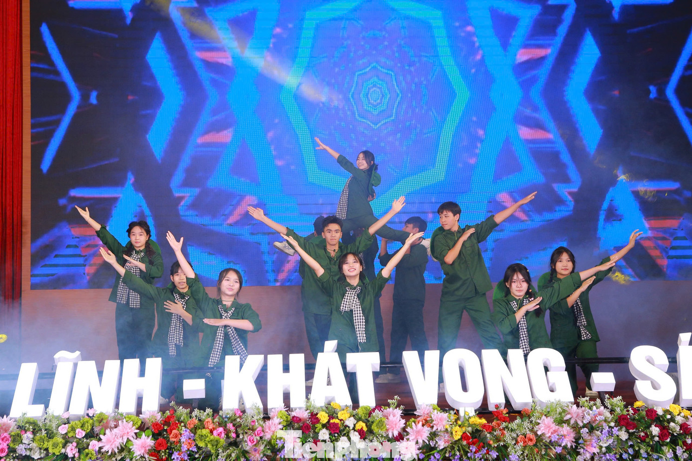 Sôi nổi, hào hứng với giai điệu tuổi trẻ.