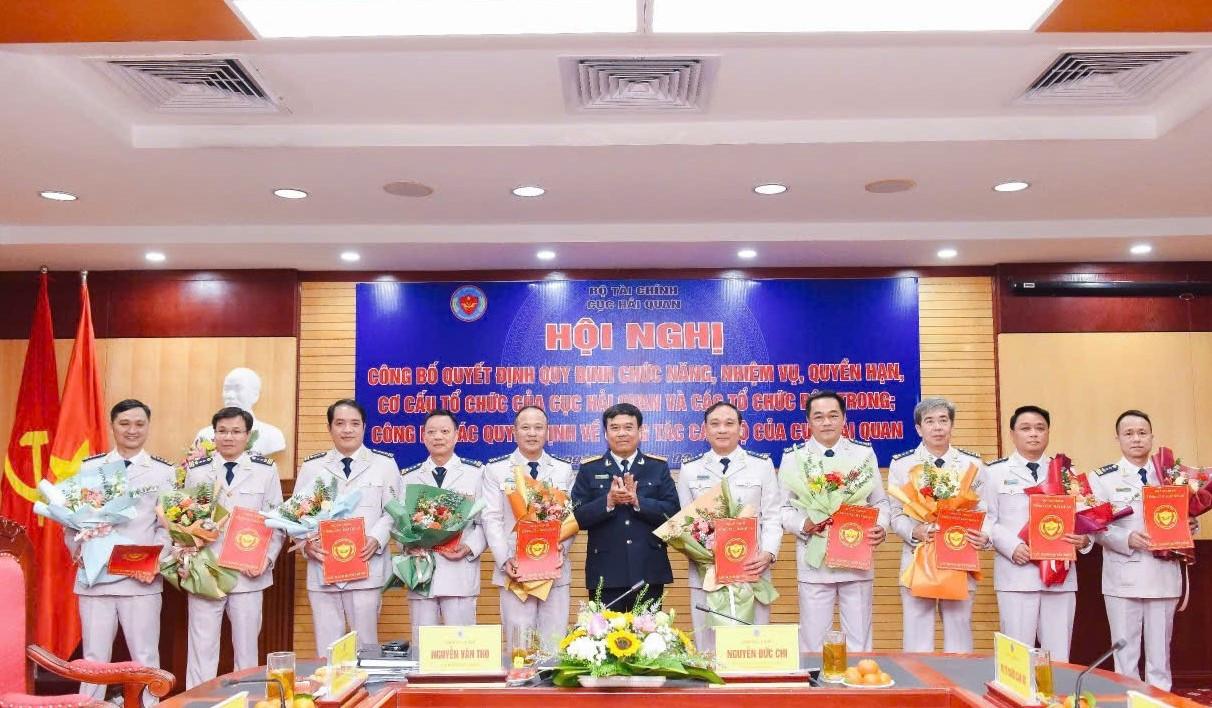 Công bố quyết định bổ nhiệm lãnh đạo các Cục Hải quan khu vực.
