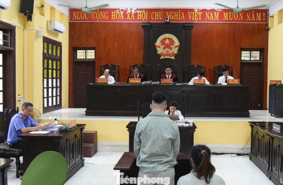 Các bị cáo trong vụ án khai nhận hành vi phạm tội trước Tòa án nhân dân tỉnh Lạng Sơn. Các bị cáo trong vụ án khai nhận hành vi phạm tội trước Tòa án nhân dân tỉnh Lạng Sơn.