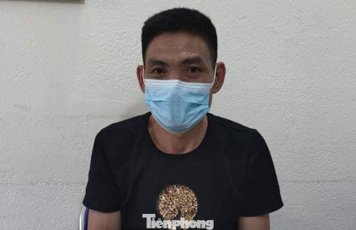 Đối tượng Nguyễn Văn Hữu bị bắt sau 4 năm lẩn trốn .Ảnh: T. Tùng Đối tượng Nguyễn Văn Hữu bị bắt sau 4 năm lẩn trốn .Ảnh: T. Tùng