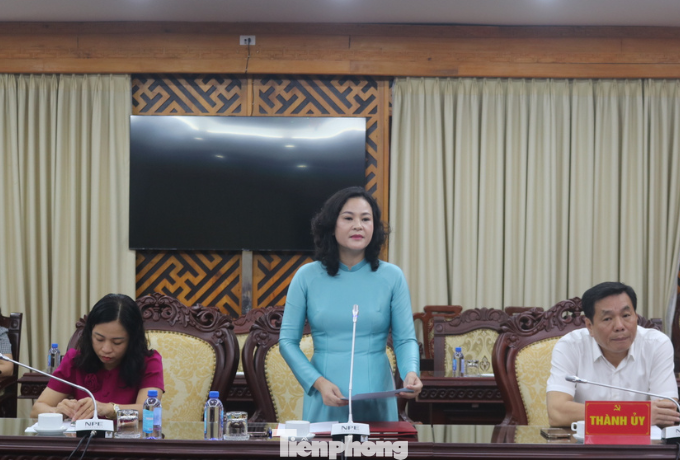 Bà Nguyễn Thị Hường phát biểu nhận nhiệm vụ. Ảnh: Duy Chiến