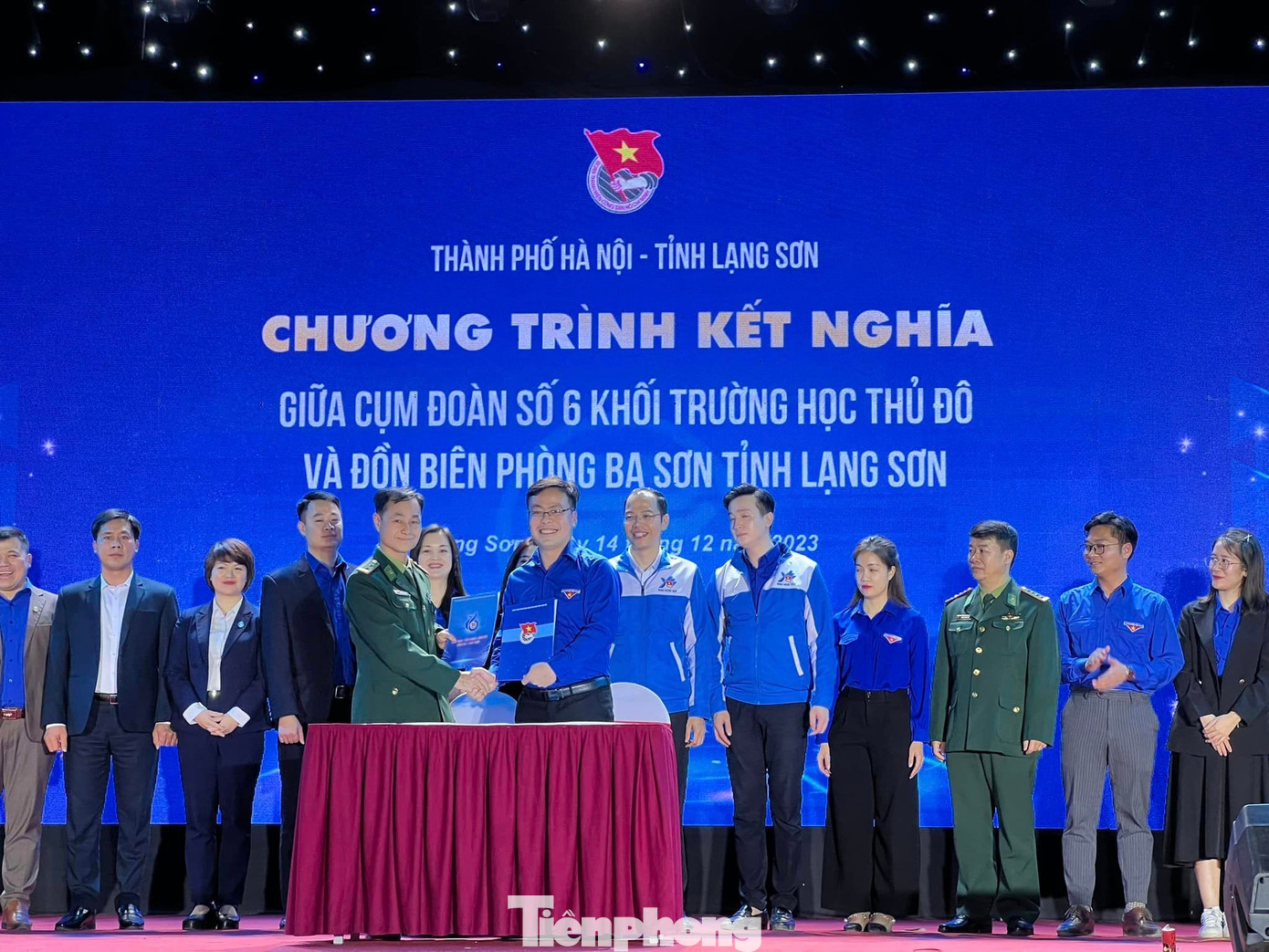 Hướng về biên giới và kết nghĩa với đồn Biên phòng Ba Sơn. Ảnh: Duy Chiến