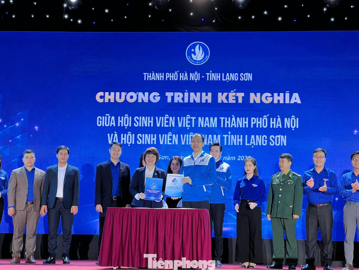 Hội Sinh viên Hà Nội và Hội Sinh viên Hà Nội ký kết hợp tác.