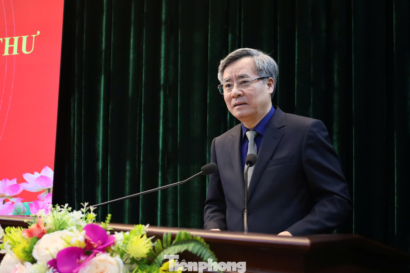 Phó Trưởng ban Tổ chức Trung ương Nguyễn Quang Dương phát biểu mong muốn tân Phó Bí thư Tỉnh ủy Lạng Sơn Nguyễn Cảnh Toàn sớm tiếp cận công việc, hoàn thành mọi nhiệm vụ được giao. Ảnh: Duy Chiến.