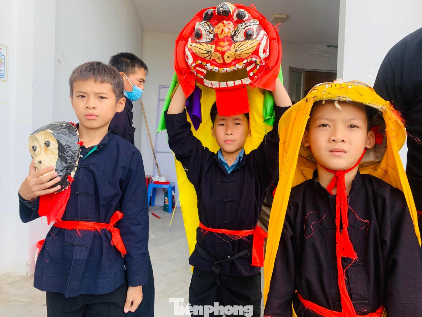 Cùng với các nghệ nhân cao niên, Hội thi múa sư tử mèo Lạng Sơn lần này thu hút nhiều thanh thiếu niên nhi đồng tham gia. Ảnh: Duy Chiến