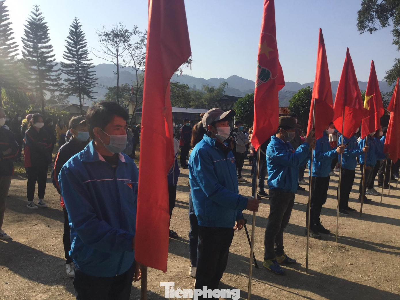 Thanh niên huyện Bắc Sơn phấn khởi tham gia chương trình "Tình nguyện mùa đông và xuân tình nguyện 2021 -Ảnh: Duy Chiến Thanh niên huyện Bắc Sơn phấn khởi tham gia chương trình "Tình nguyện mùa đông và xuân tình nguyện 2021 -Ảnh: Duy Chiến