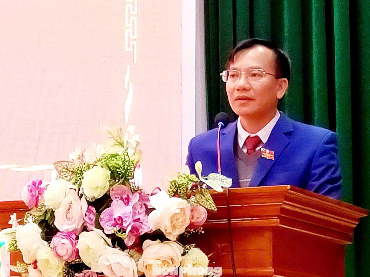 Tân Chủ tịch UBND huyện Chi Lăng Phùng Văn Nghĩa phát biểu nhận nhiệm vụ (ảnh: Duy Chiến) Tân Chủ tịch UBND huyện Chi Lăng Phùng Văn Nghĩa phát biểu nhận nhiệm vụ (ảnh: Duy Chiến)