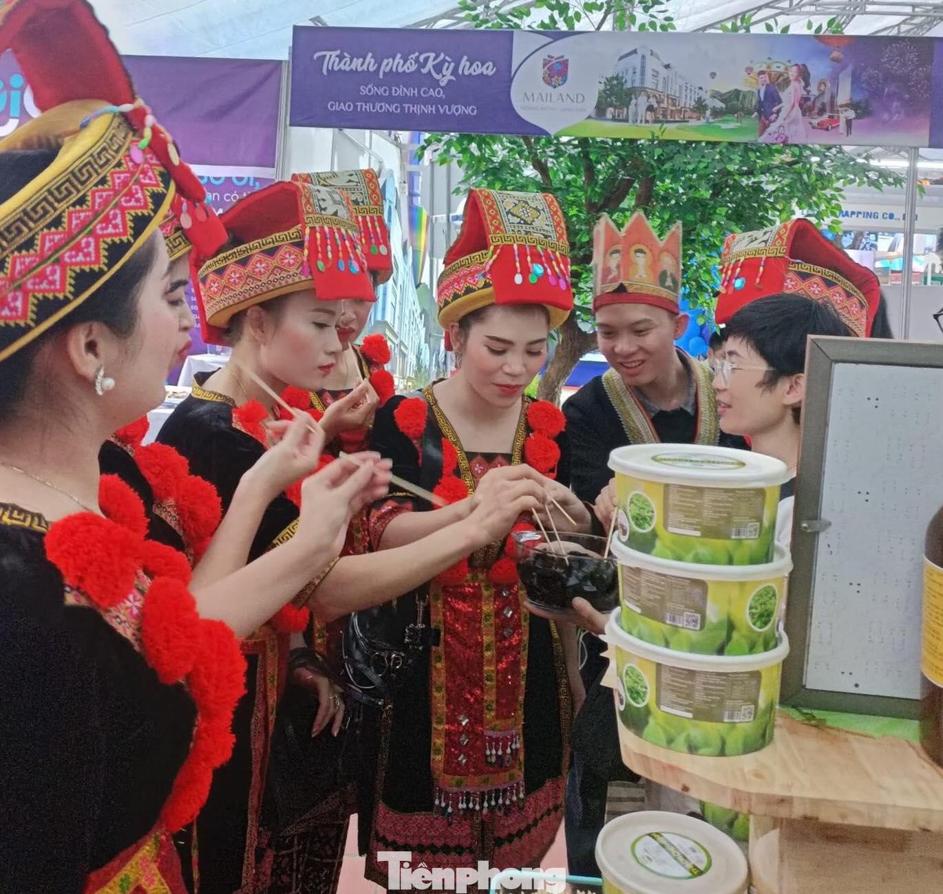 Huyện biên giới Tràng Định tự hào với sản phẩm thạch đen nổi tiếng - Ảnh: Duy Chiến Huyện biên giới Tràng Định tự hào với sản phẩm thạch đen nổi tiếng - Ảnh: Duy Chiến