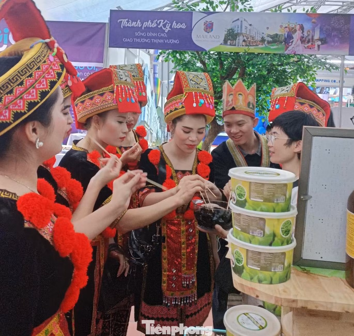 Huyện biên giới Tràng Định tự hào với sản phẩm thạch đen nổi tiếng - Ảnh: Duy Chiến Huyện biên giới Tràng Định tự hào với sản phẩm thạch đen nổi tiếng - Ảnh: Duy Chiến