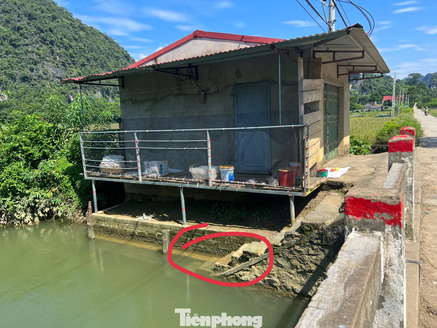 Vị trí nạn nhân ngã xuống nước tử vong.