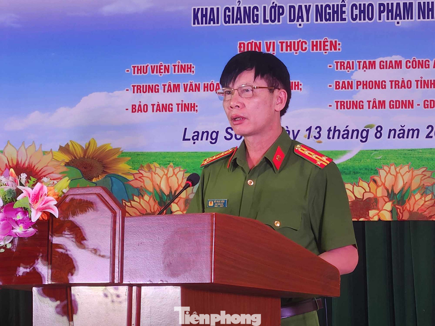 Đại tá Đỗ Ngọc Bình, Phó Giám đốc Công an tỉnh Lạng Sơn nhấn mạnh, chương trình là dịp để các phạm nhân nhìn lại lỗi lầm, hướng thiện vì ngày mai tươi sáng. Ảnh: Duy Chiến