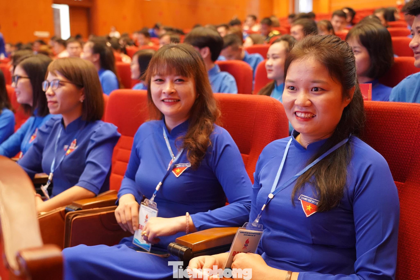 Các đại biểu Đại hội Đoàn TNCS Hồ Chí Minh tỉnh Cao Bằng khóa XV phấn khởi, tin tưởng vào con đường tươi sáng của tuổi trẻ trên non nước Cao Bằng. Các đại biểu Đại hội Đoàn TNCS Hồ Chí Minh tỉnh Cao Bằng khóa XV phấn khởi, tin tưởng vào con đường tươi sáng của tuổi trẻ trên non nước Cao Bằng.