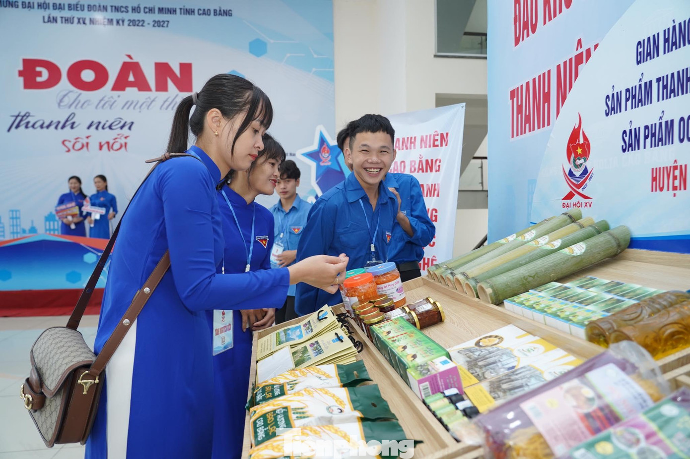 Gian trưng bày các sản phẩm sáng tạo của ĐVTN Cao Bằng Gian trưng bày các sản phẩm sáng tạo của ĐVTN Cao Bằng