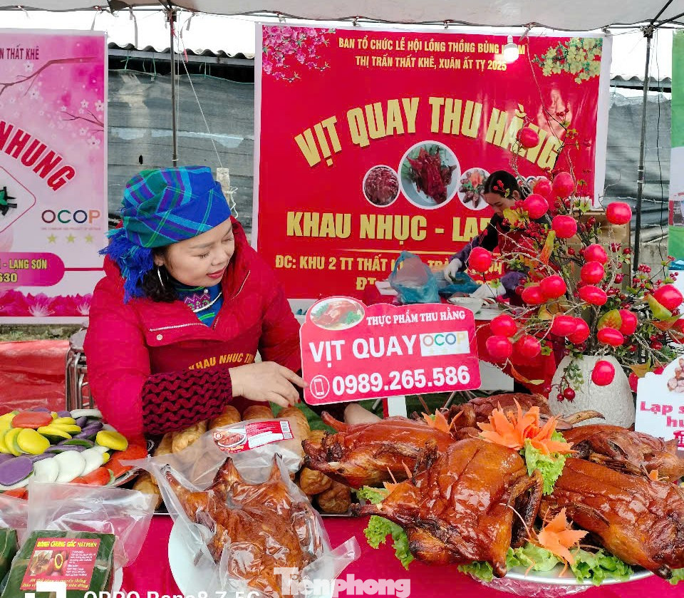 Vịt quay Thất Khê thơm ngon nức tiếng. Do có những cánh đồng lúa lớn, thổ nhưỡng phì nhiêu nên vịt bầu, vịt cổ xanh ở Tràng Định béo, có vị thơm riêng có. Vịt quay Thất Khê thơm ngon nức tiếng. Do có những cánh đồng lúa lớn, thổ nhưỡng phì nhiêu nên vịt bầu, vịt cổ xanh ở Tràng Định béo, có vị thơm riêng có.