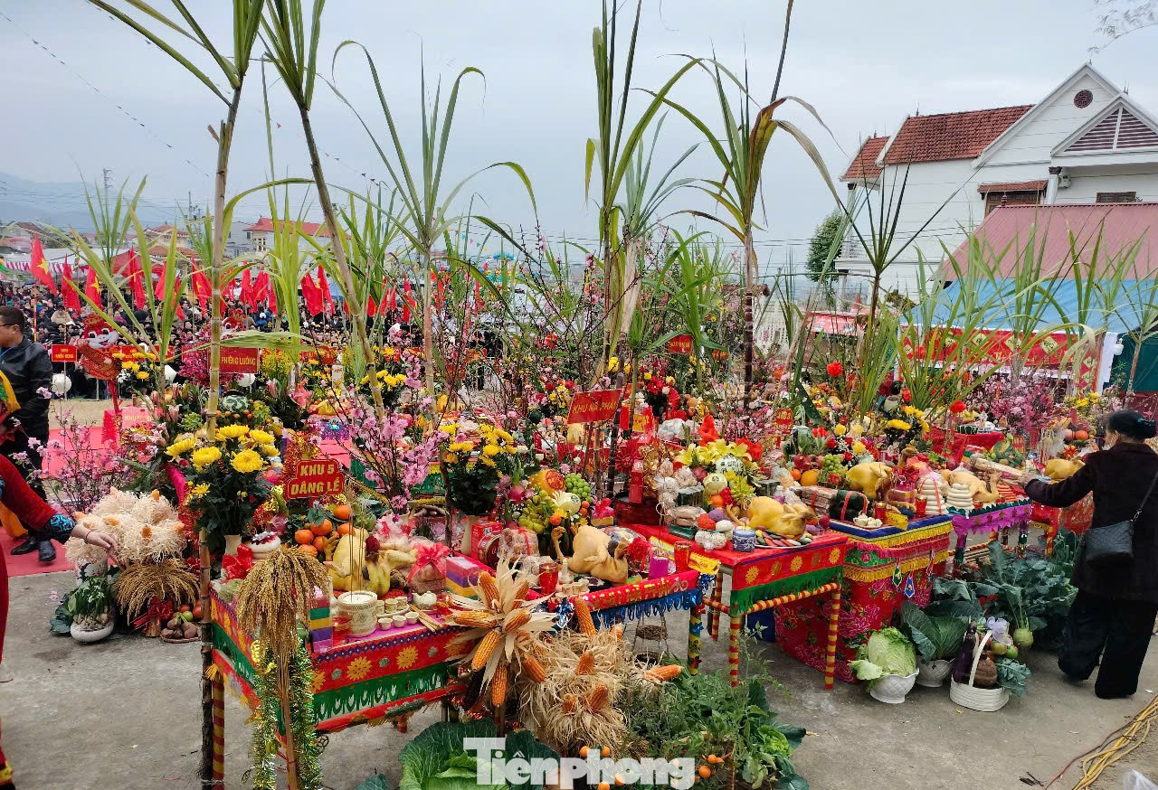 UBND huyện Tràng Định tổ chức trưng bày, giới thiệu, quảng bá các sản phẩm nông nghiệp,đặc sản, văn hóa và tiềm năng du lịch của địa phương. Tại đây có nhiều sản phẩm đạt tiêu chuẩn OCOP 4 sao... UBND huyện Tràng Định tổ chức trưng bày, giới thiệu, quảng bá các sản phẩm nông nghiệp,đặc sản, văn hóa và tiềm năng du lịch của địa phương. Tại đây có nhiều sản phẩm đạt tiêu chuẩn OCOP 4 sao...