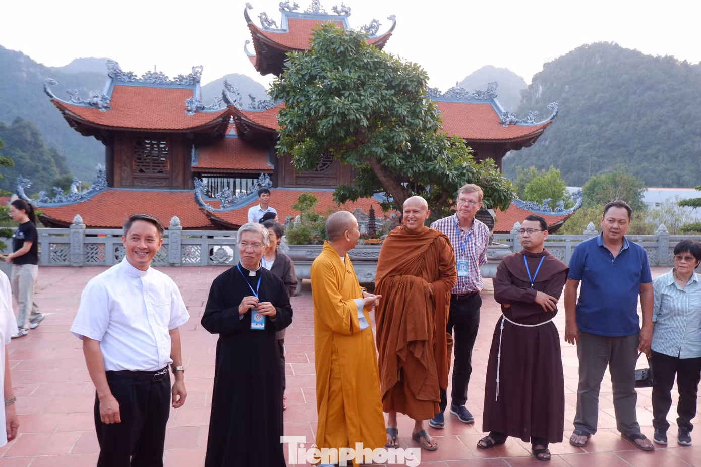 Thăm vãn cảnh chùa biên giới Tân Thanh (huyện Văn Lãng, Lạng Sơn). Thăm vãn cảnh chùa biên giới Tân Thanh (huyện Văn Lãng, Lạng Sơn).
