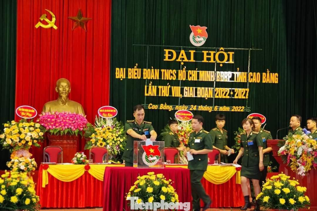 Với không khí đoàn kết, tập trung, Ban chấp hành khóa mới trúng cử với số phiếu rất cao. - Ảnh: DC