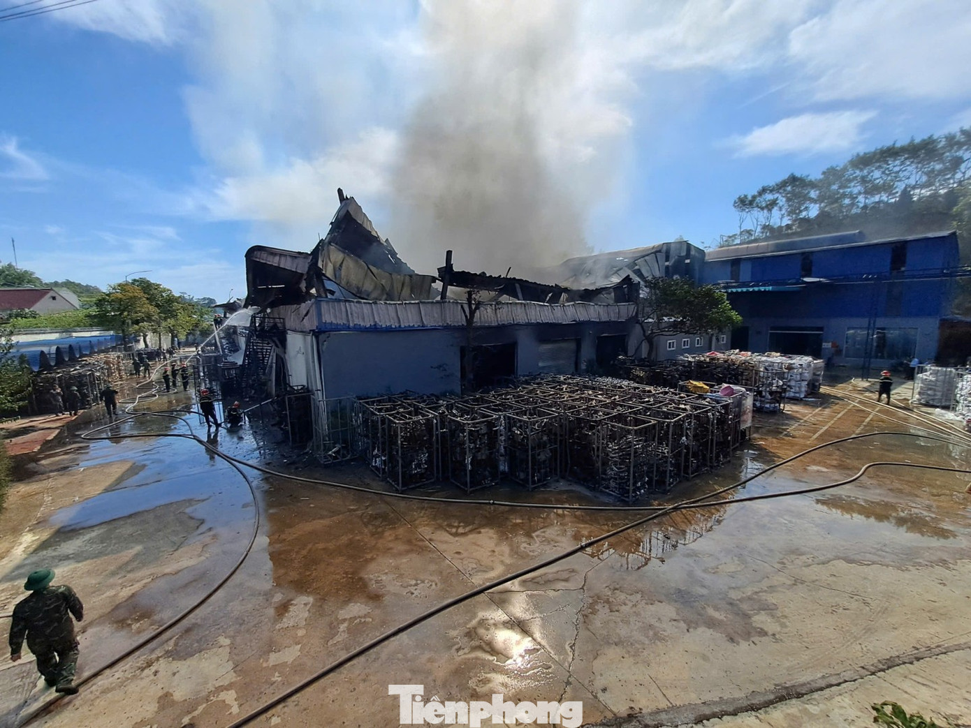 Hiện trường vụ cháy. Hiện trường vụ cháy.