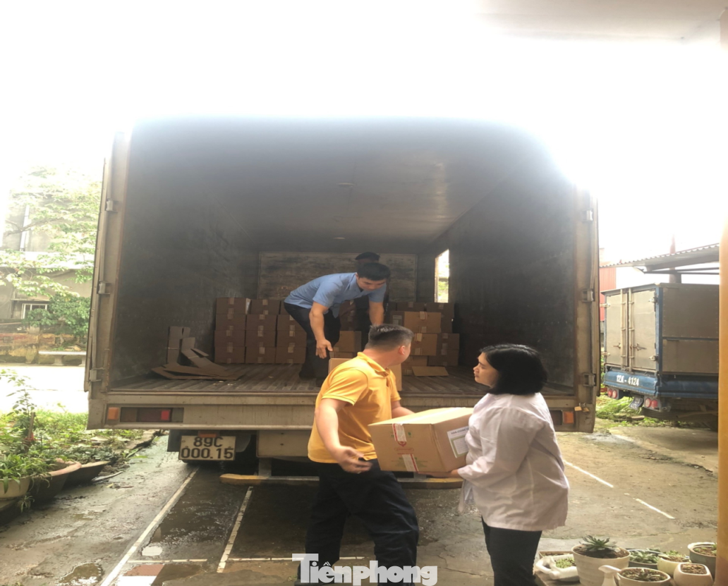 Tăng cường vận chuyển vật tư phòng chống dịch tả lợn châu Phi về cơ sở.