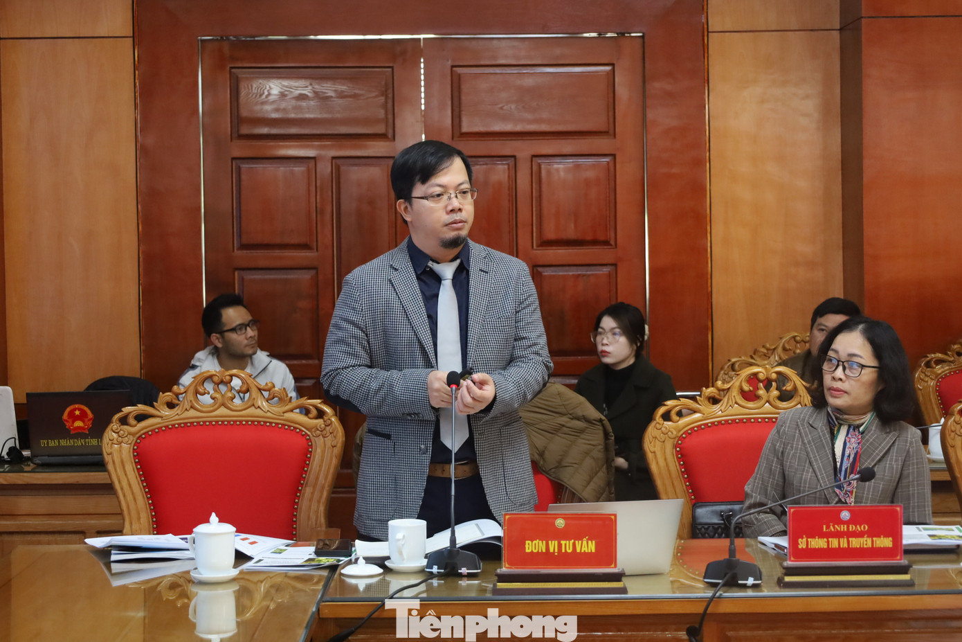 Tiến sỹ Nguyễn Đức Nhật- trưởng nhóm nghiên cứu DDCI năm 2023 trình bày đánh giá, kết quả khảo sát, xếp loại... Ảnh: Duy Chiến Tiến sỹ Nguyễn Đức Nhật- trưởng nhóm nghiên cứu DDCI năm 2023 trình bày đánh giá, kết quả khảo sát, xếp loại... Ảnh: Duy Chiến