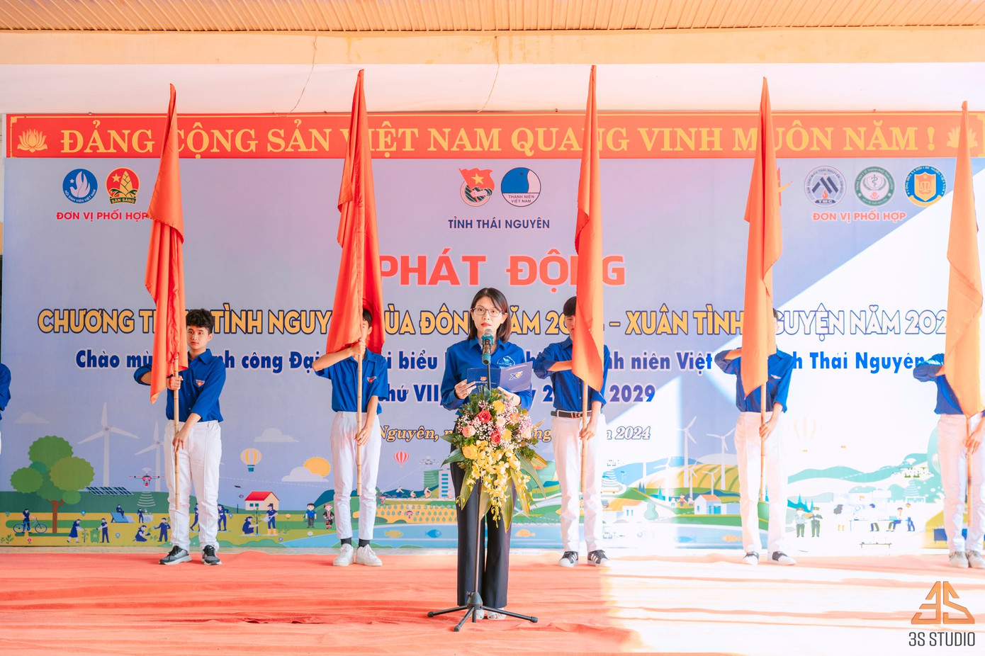 Chị Phạm Thị Thu Hiền - Bí thư Tỉnh Đoàn Thái Nguyên phát biểu phát động chương trình.