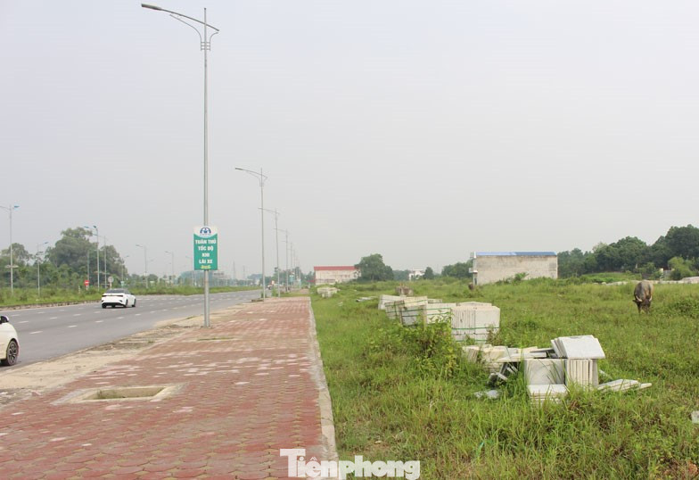 Dự án tuyến đường Thắng Lợi kéo dài chậm tiến độ, gây bức xúc trong dư luận. Dự án tuyến đường Thắng Lợi kéo dài chậm tiến độ, gây bức xúc trong dư luận.