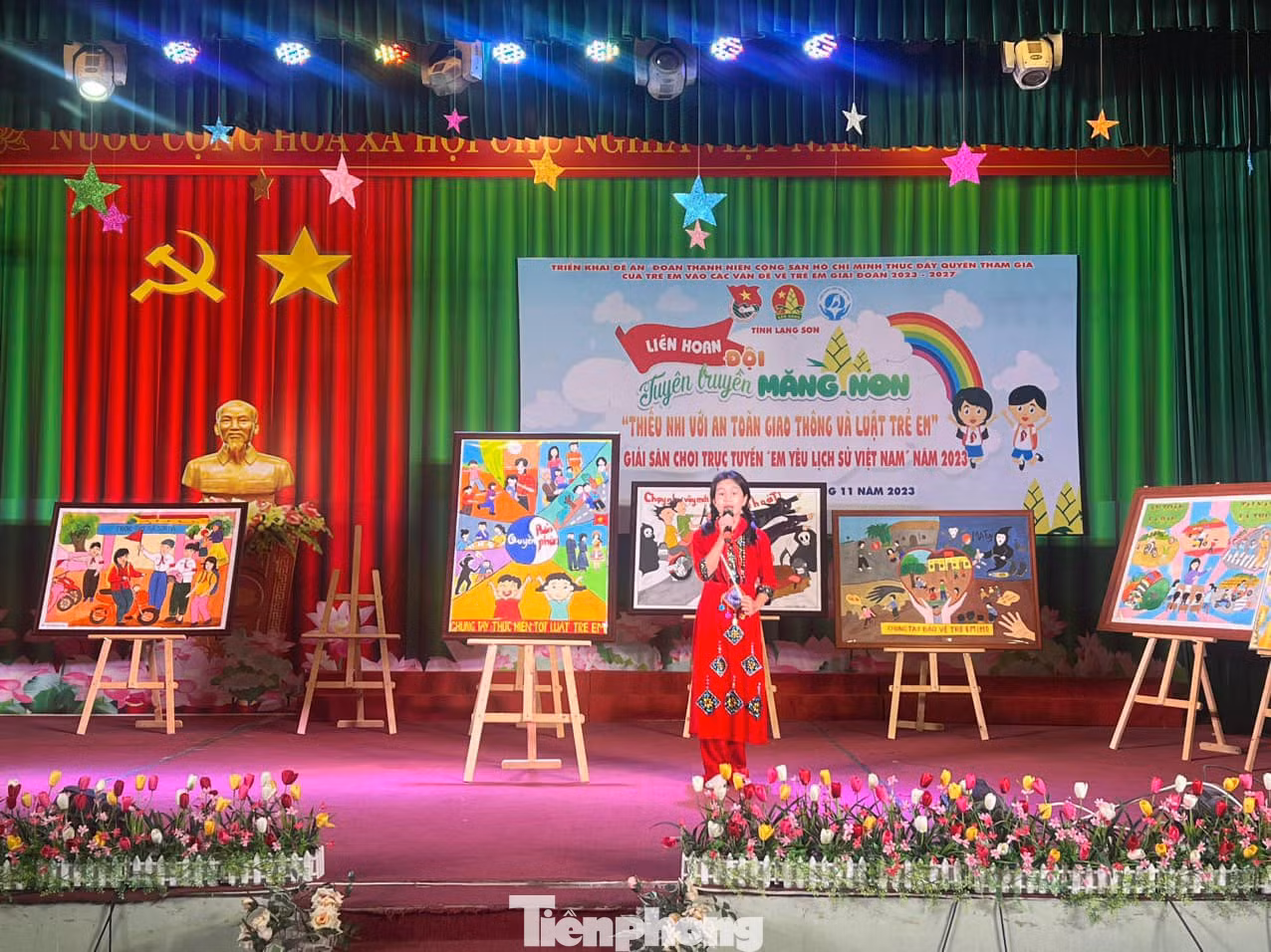 Thể hiện quyết tâm giữ gìn an toàn giao thông qua các tác phẩm tranh vẽ của học sinh xứ Lạng.