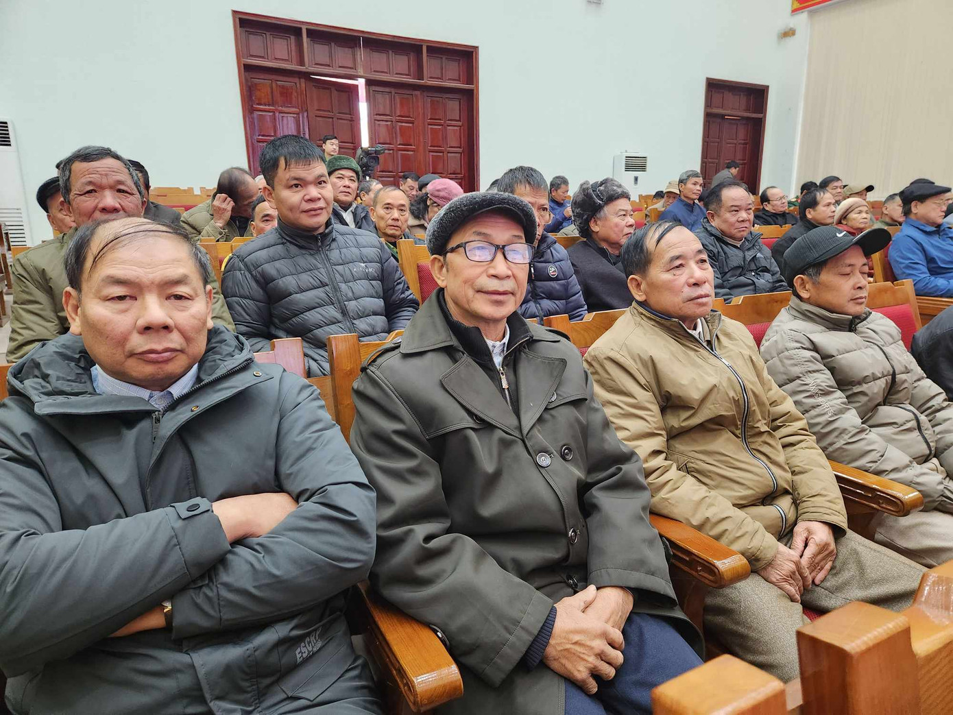 90 già làng, trưởng bản, người có uy tín tham dự hội nghị. Ảnh: Duy Chiến 90 già làng, trưởng bản, người có uy tín tham dự hội nghị. Ảnh: Duy Chiến