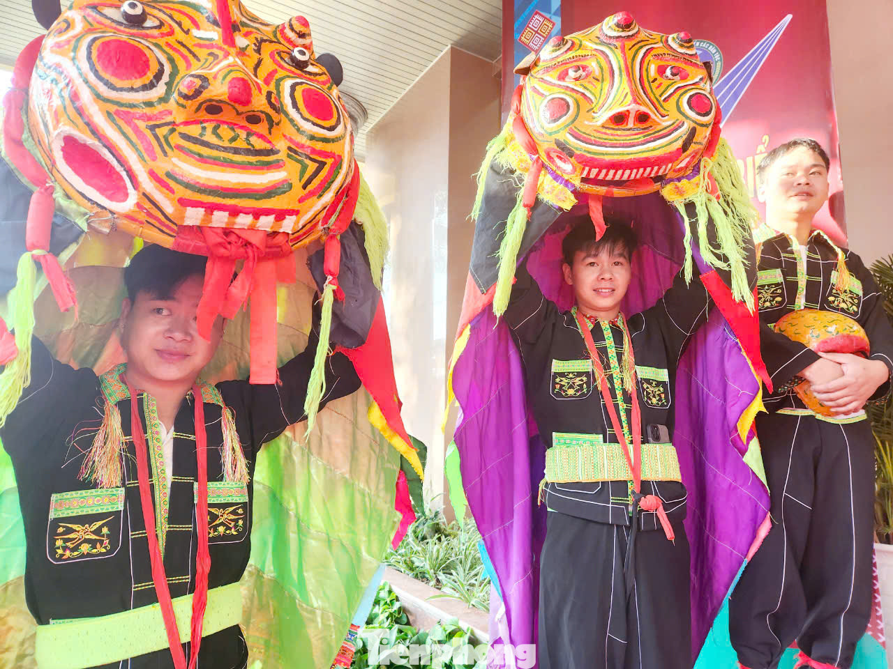 Người Tày- Nùng xứ Lạng tự hào với sư tử mèo quê hương.